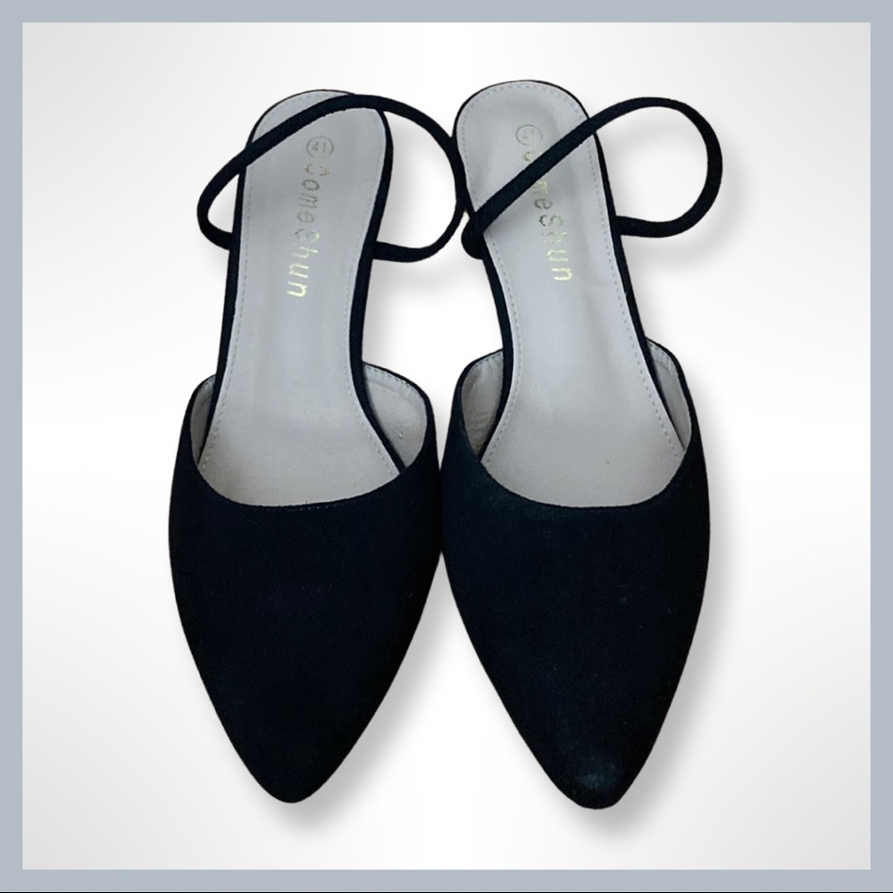 Pointed toe sling back heels NWT